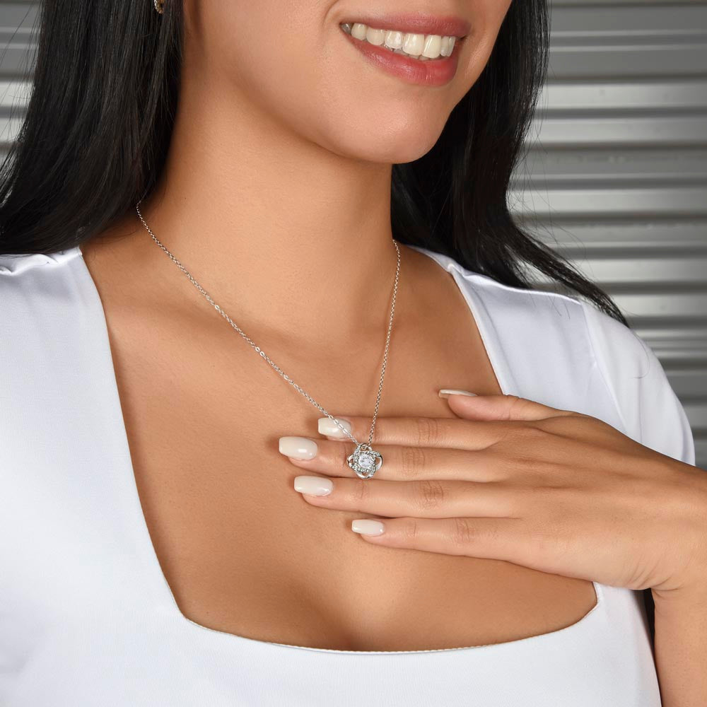 Pentru mama - Colier Love Knot