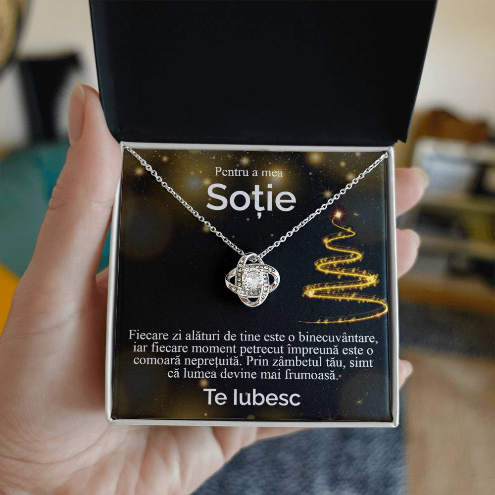 Pentru a mea sotie. Colier Love Knot