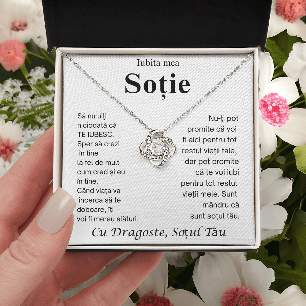 Cadou pentru  Sotie mea  – Colier Love Knot