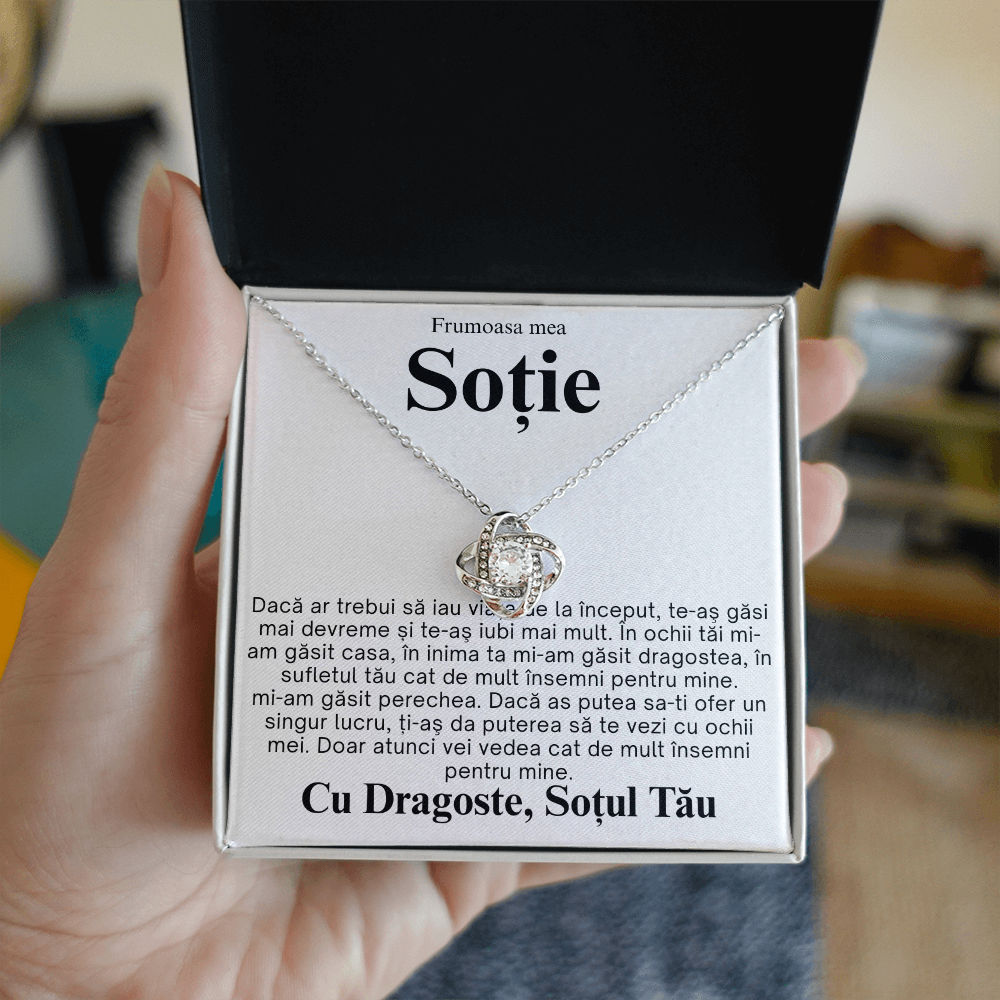 Frumoasa Mea Sotie – Colier Love Knot